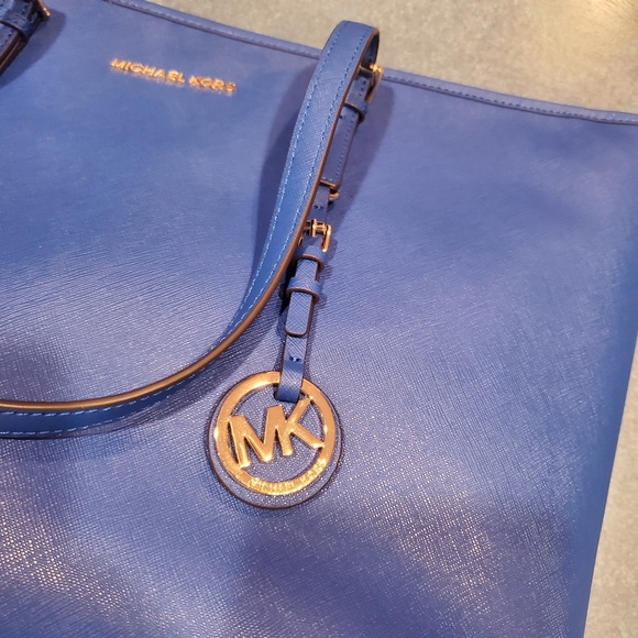 Michael Kors Travel Tote bag 💙 beautiful royal blue color,perfect for carry-on! - Picture 11 of 15